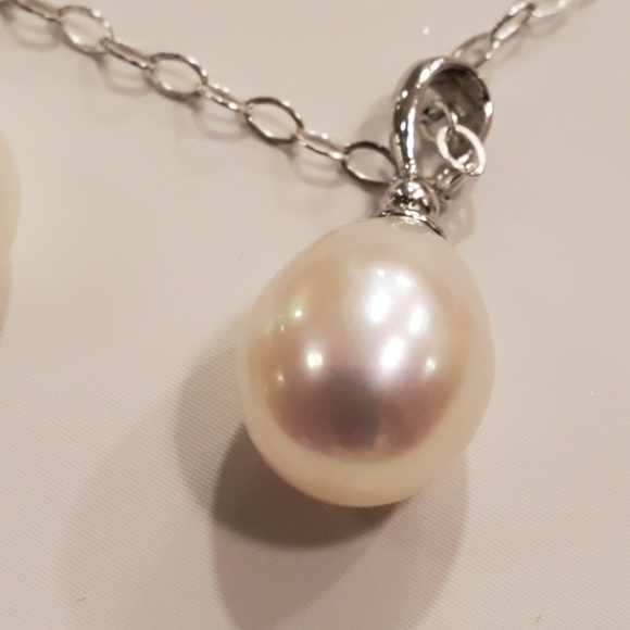 "NWT" Necklace and earring pearl set - Picture 6 of 8